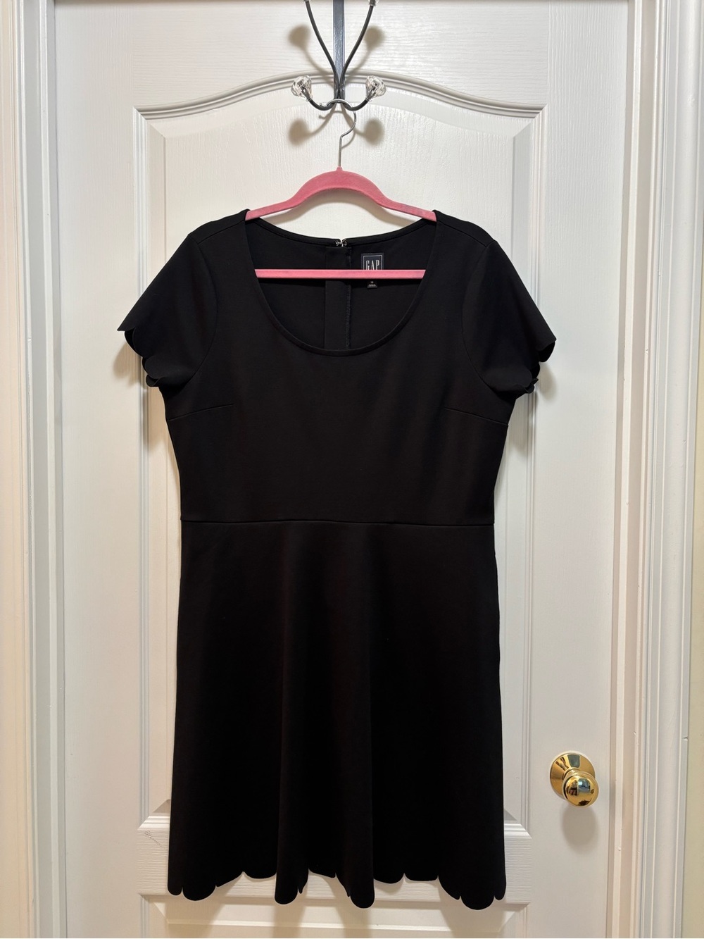 GAP Black Short Sleeve Scallop Hem Mini Dress